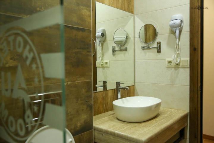 Отель Auroom Ванадзор Exteriör bild